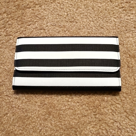 𝅺nwot Kut from the Kloth Black and White Striped Wallet - Picture 1 of 5